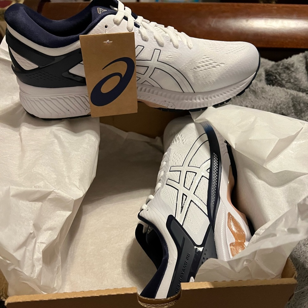 Asics Kayano 26 women - size 12 - NEW